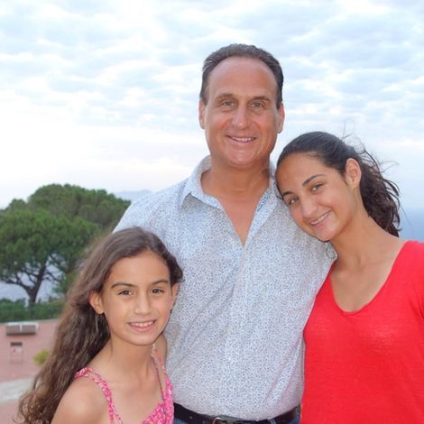Jose Diaz-Balart shares two daughters from his marital relationship